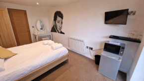 Relaxing Room With Ensuite Rutland Point